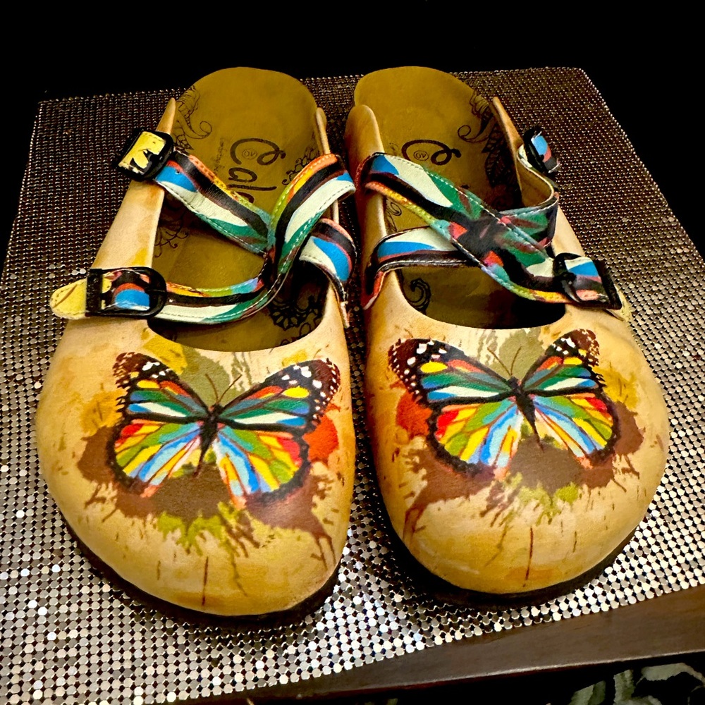 Calceos, size 40, comforting like a ocean! Excellent condition.